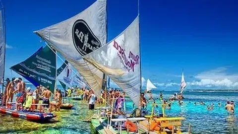 冬日冰雪盛宴！首场雪地足球超级联赛盛大启幕，苏超赣超强队齐聚黑龙江激情角逐！